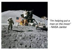 ภารโรงนาซาส่งมนุษย์ลงบนดวงจันทร์ : ความผูกพันของบุคคล